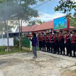 Mahasiswa BEM Unikarta menggelar aksi demonstrasi di depan Kantor DLHK Kutai Kartanegara, Rabu (3/6/2026).