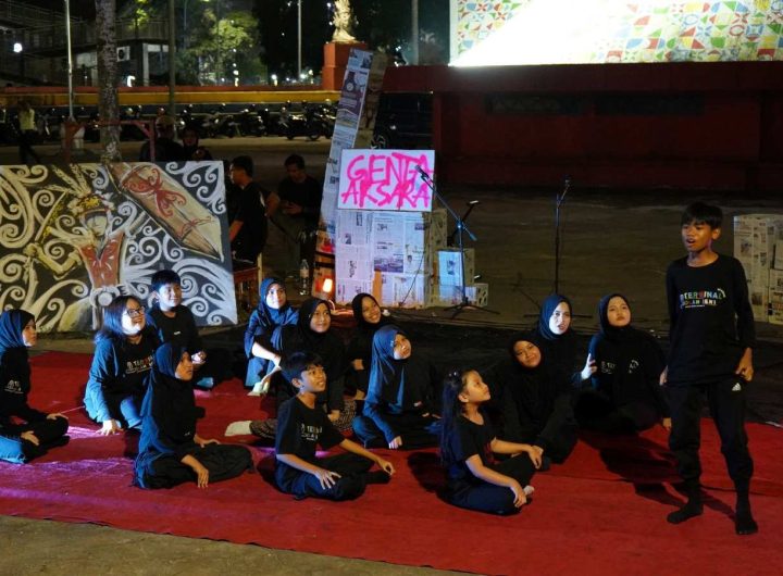 Suasana Genta Aksara yang menghadirkan ruang bagi masyarakat, khususnya anak muda, untuk berbagi cerita dan berekspresi melalui karya seni di Jam Bentong, Tenggarong, Sabtu (27/6/2026).