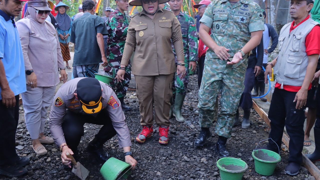 Suasana pelaksanaan Kepyakan Gotong Royong di Kapanewon Paliyan.