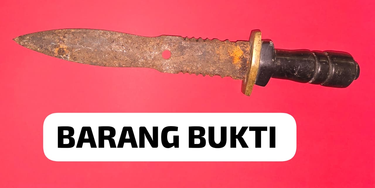 Barang bukti berupa satu bilah pisau belati yang diamankan polisi dari tangan pelaku dalam kasus dugaan penganiayaan dan pengancaman di Kecamatan Loa Janan, Kutai Kartanegara.