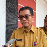 Kepala Dinas Sosial Provinsi Kaltim, Andi Muhammad Ishak, saat memberikan keterangan kepada awak media usai penyaluran Bantuan Usaha Ekonomi Produktif di Tenggarong, Selasa (7/7/2026).