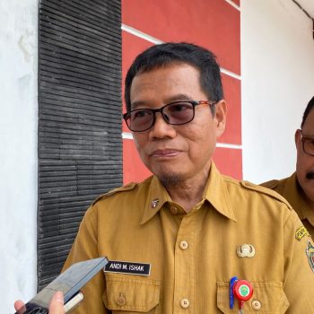 Kepala Dinas Sosial Provinsi Kaltim, Andi Muhammad Ishak, saat memberikan keterangan kepada awak media usai penyaluran Bantuan Usaha Ekonomi Produktif di Tenggarong, Selasa (7/7/2026).