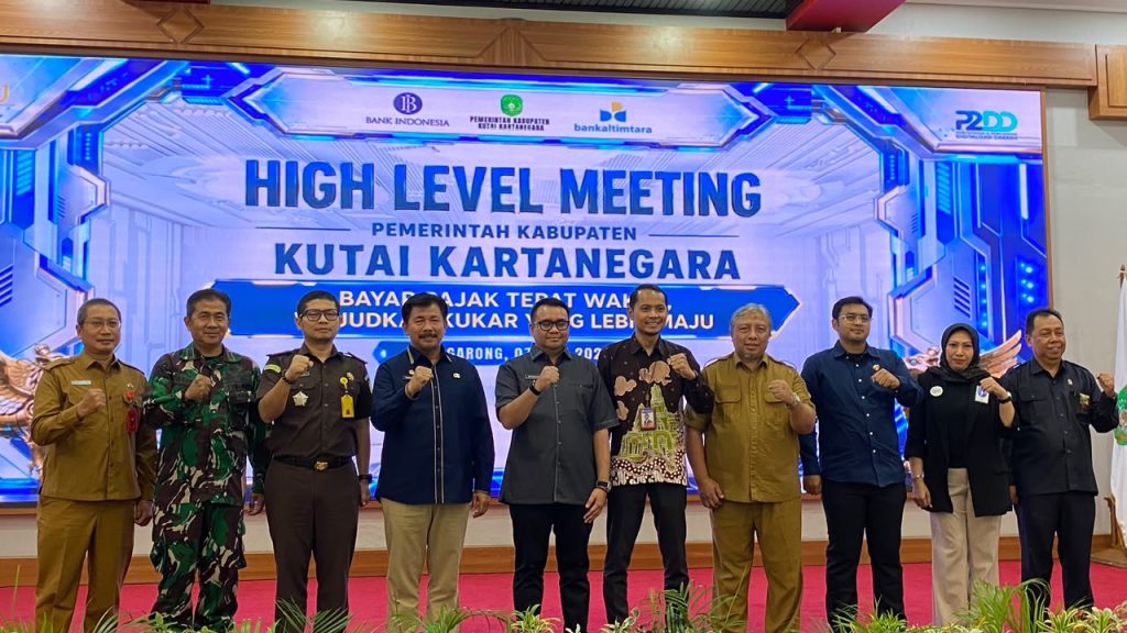 Peluncuran Peraturan Bupati Kutai Kartanegara "Bayar Pajak Tepat Waktu Wujudkan Kukar Lebih Maju" sebagai upaya meningkatkan kepatuhan masyarakat melalui digitalisasi pembayaran pajak dan retribusi parkir.