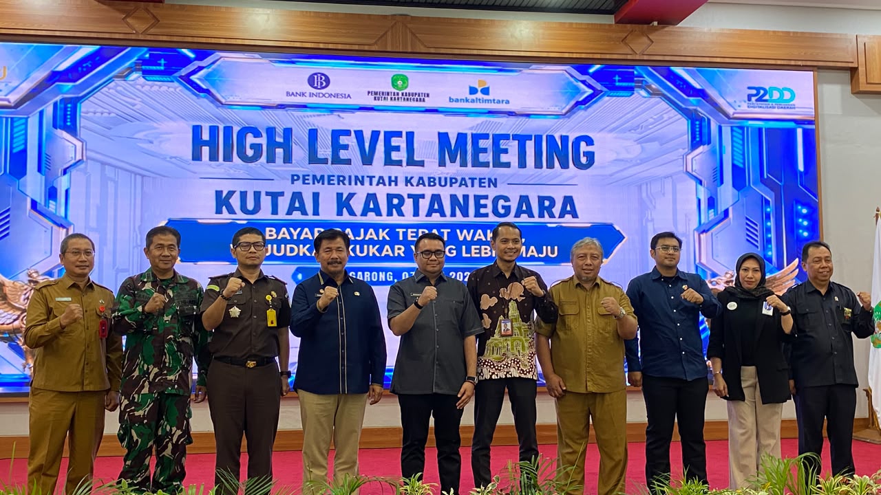 Peluncuran Peraturan Bupati Kutai Kartanegara "Bayar Pajak Tepat Waktu Wujudkan Kukar Lebih Maju" sebagai upaya meningkatkan kepatuhan masyarakat melalui digitalisasi pembayaran pajak dan retribusi parkir.