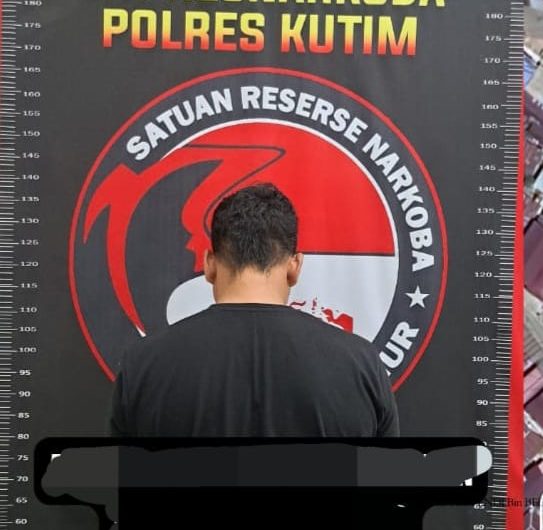 Satresnarkoba Polres Kutai Timur mengamankan seorang terduga pelaku dalam pengungkapan dugaan peredaran narkotika di Sangatta Selatan.