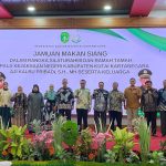 Pemerintah Kabupaten Kutai Kartanegara (Kukar), menggelar jamuan makan siang dalam rangka silaturahmi dan ramah tamah menyambut Kepala Kejaksaan Negeri (Kajari) Kukar yang baru, Aji Kalbu Pribadi, di Pendopo Bupati Kukar, Tenggarong, Jumat (14/8/2026).