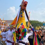 Mengulur Naga.